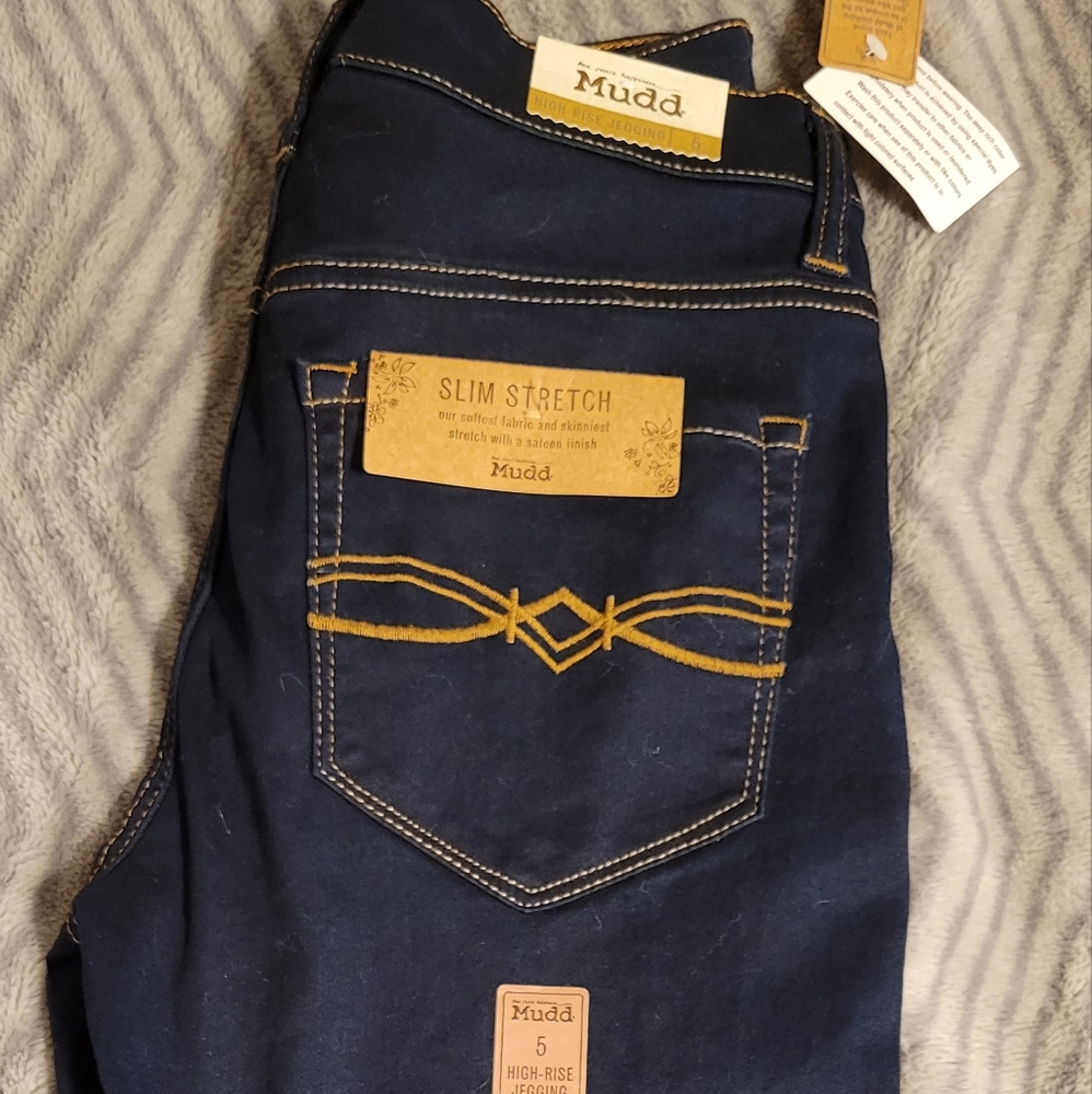 MUDD Slim Stretch Jeggings